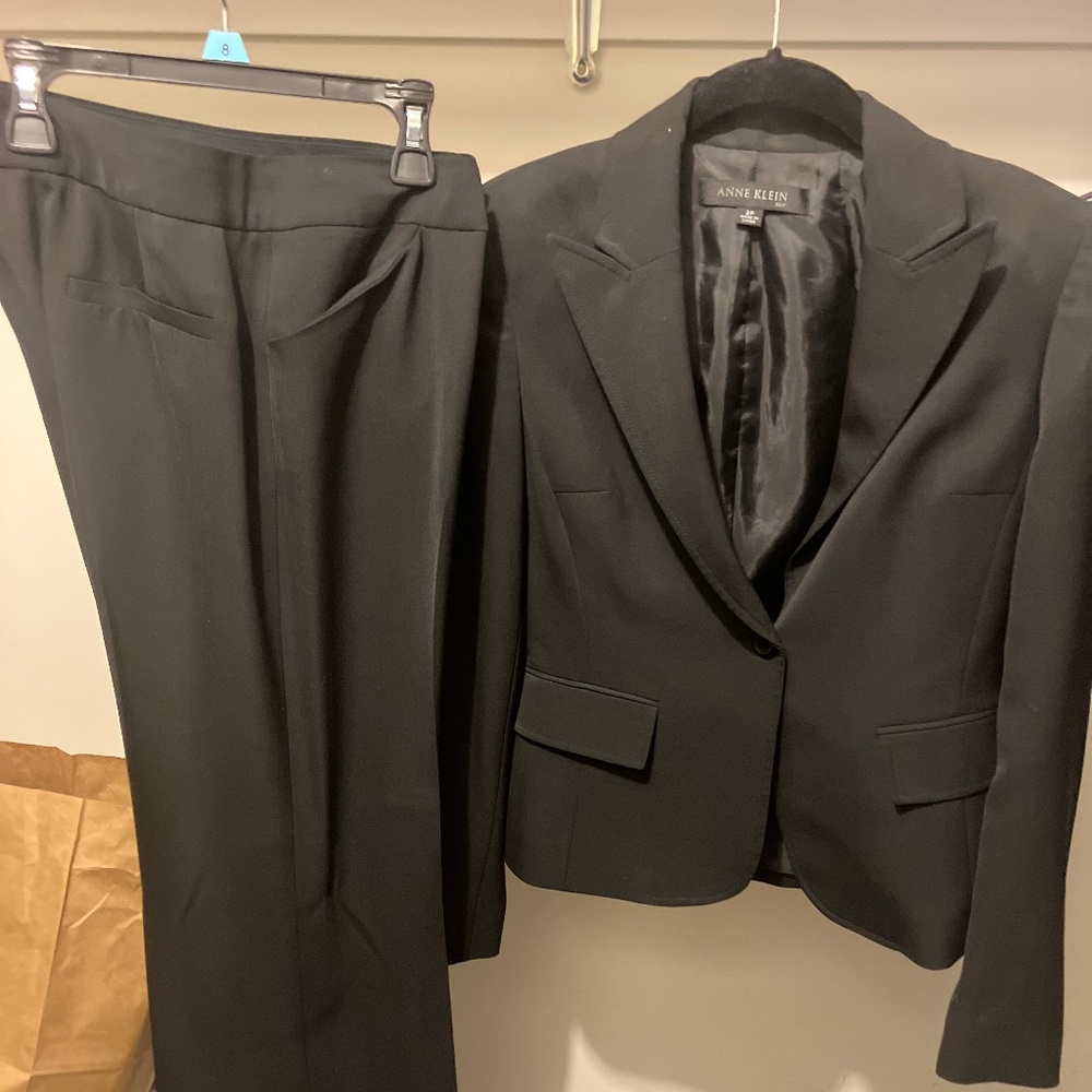 Anne Klein Black Women’s Suit